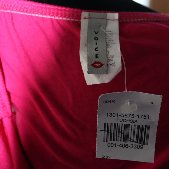 Voices Halter Top Hot Pink NWT Sz Medium Juniors - Picture 4 of 4